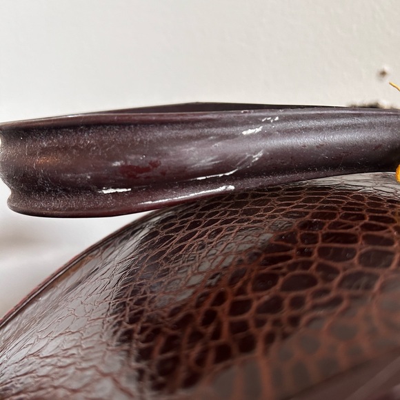 Vintage Samsonite Faux Alligator
Train Hat Box Style 4120 with key - Picture 10 of 10